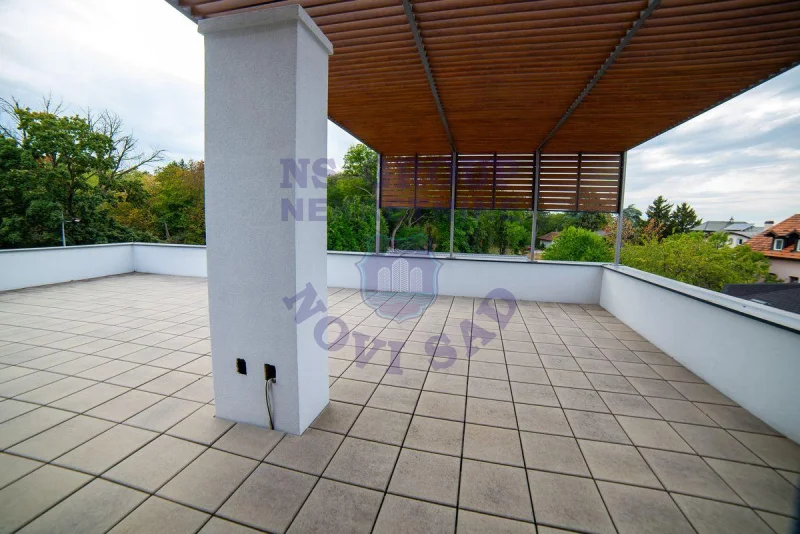 Kuća na prodaju Sremska Kamenica 456m2, 577013