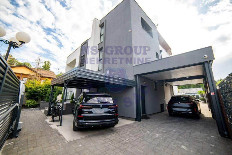 Kuća na prodaju Sremska Kamenica 456m2, 577013