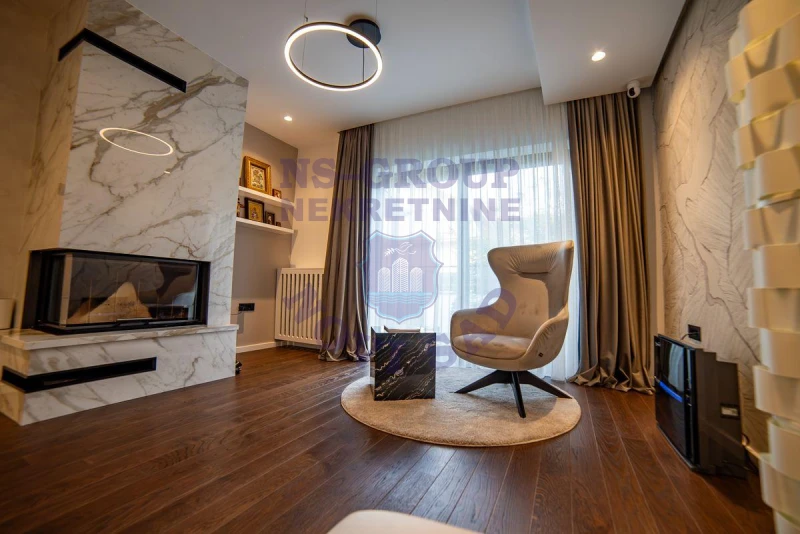 Kuća na prodaju Sremska Kamenica 456m2, 577013