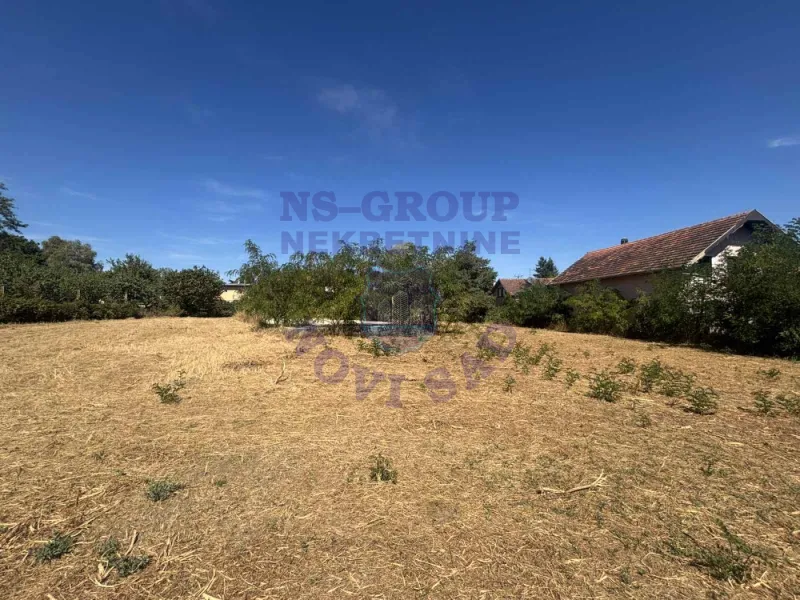 Plac na prodaju Čortanovci 1501m2, 577296