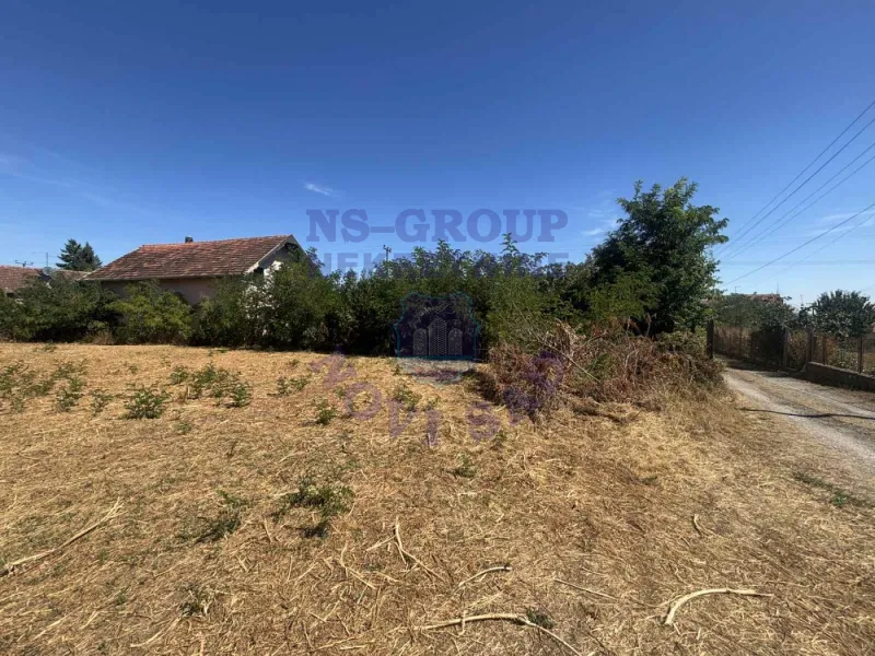 Plac na prodaju Čortanovci 1501m2, 577296