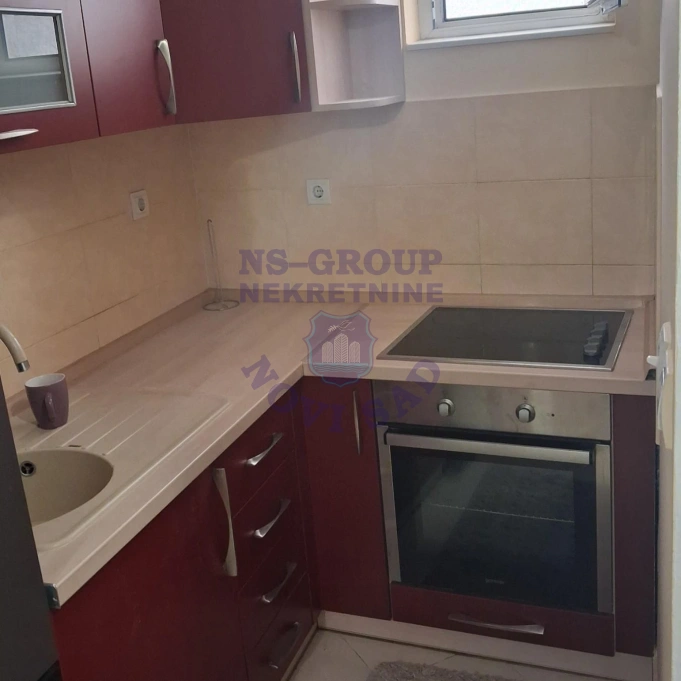 Stan na prodaju Novi Sad 40m2, 17431