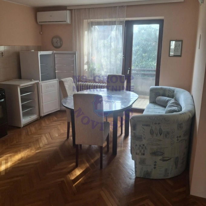 Stan na prodaju Novi Sad 70m2, 17410