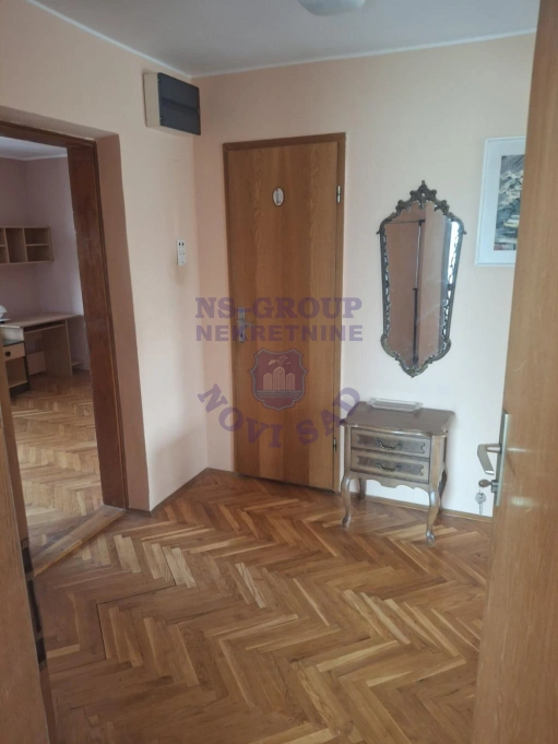 Stan na prodaju Novi Sad 70m2, 17410