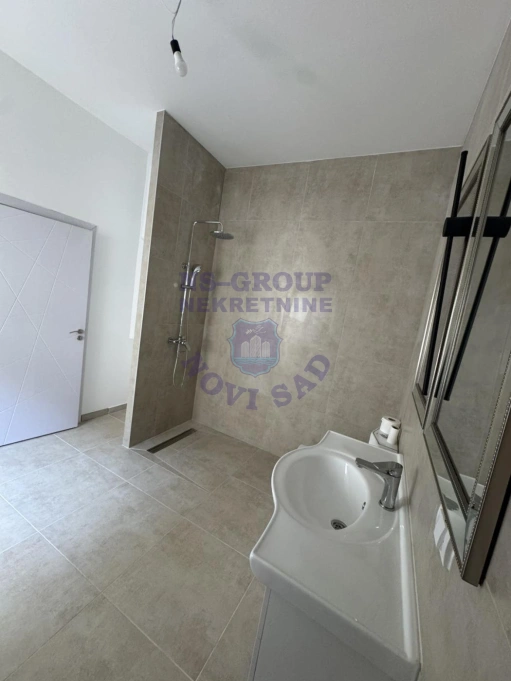 Stan na prodaju Novi Sad 200m2, 17464