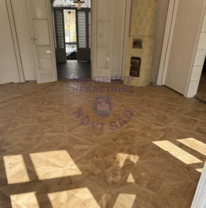 Stan na prodaju Novi Sad 200m2, 17464