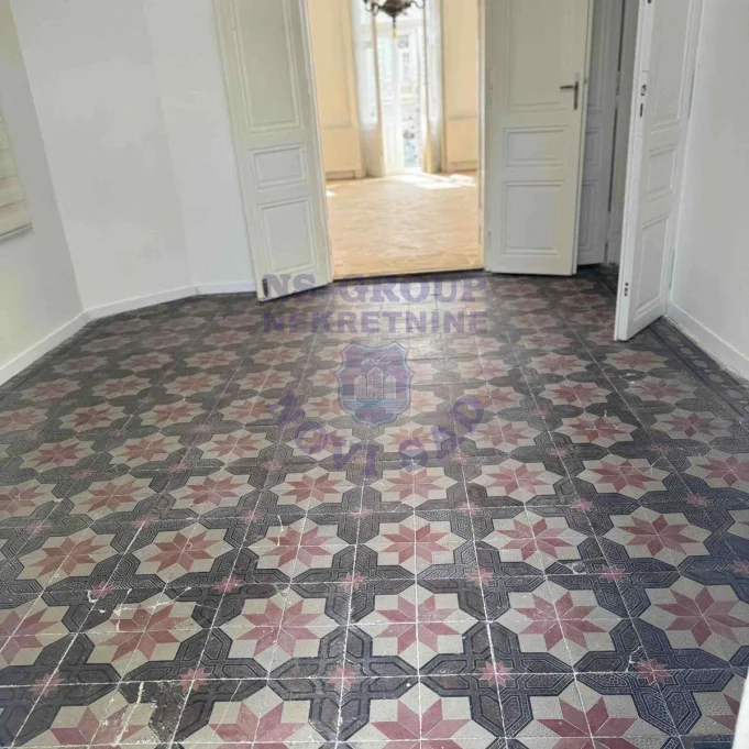 Stan na prodaju Novi Sad 200m2, 17464