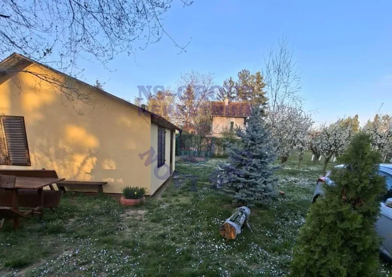 Kuća na prodaju Krušedol 30m2, 577724