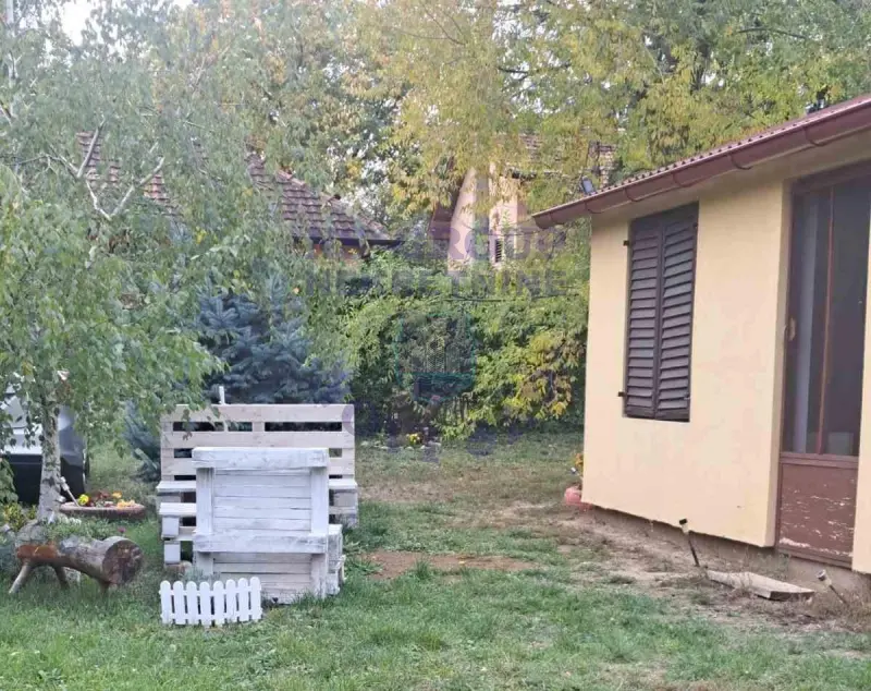 Kuća na prodaju Krušedol 30m2, 577724