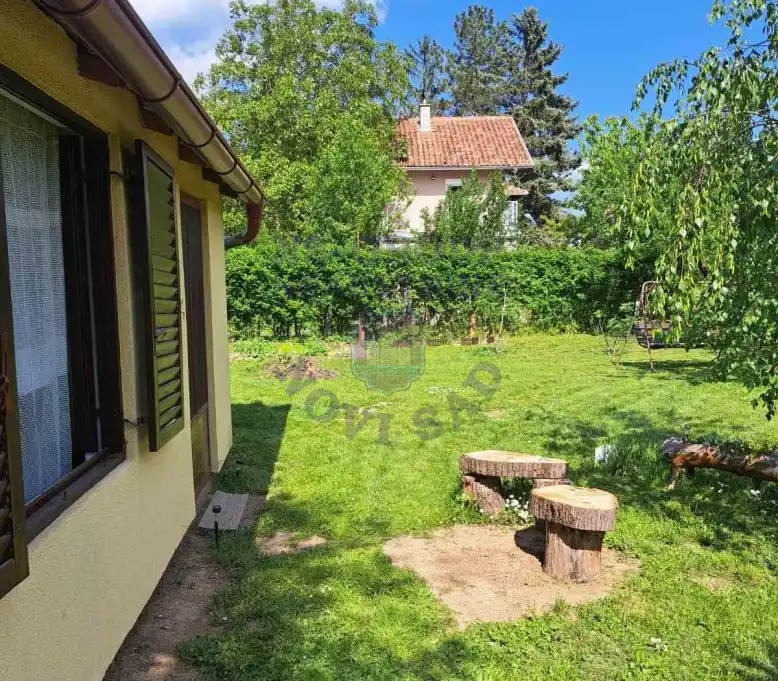 Kuća na prodaju Krušedol 30m2, 577724