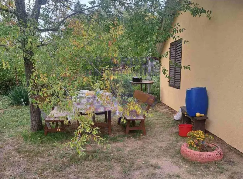 Kuća na prodaju Krušedol 30m2, 577724