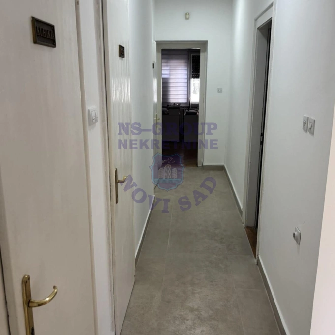 Lokal na prodaju Novi Sad 120m2, 17476