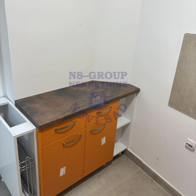 Lokal na prodaju Novi Sad 120m2, 17476