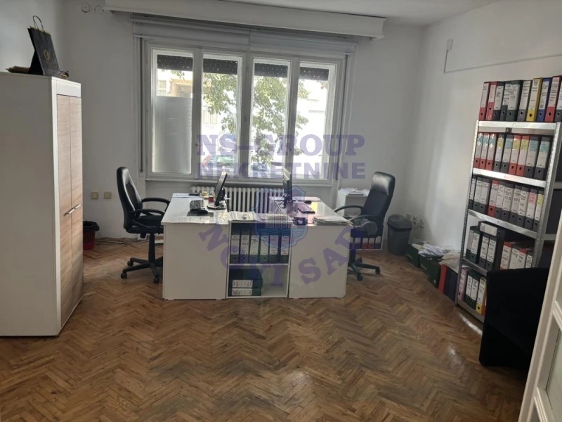 Lokal na prodaju Novi Sad 120m2, 17476