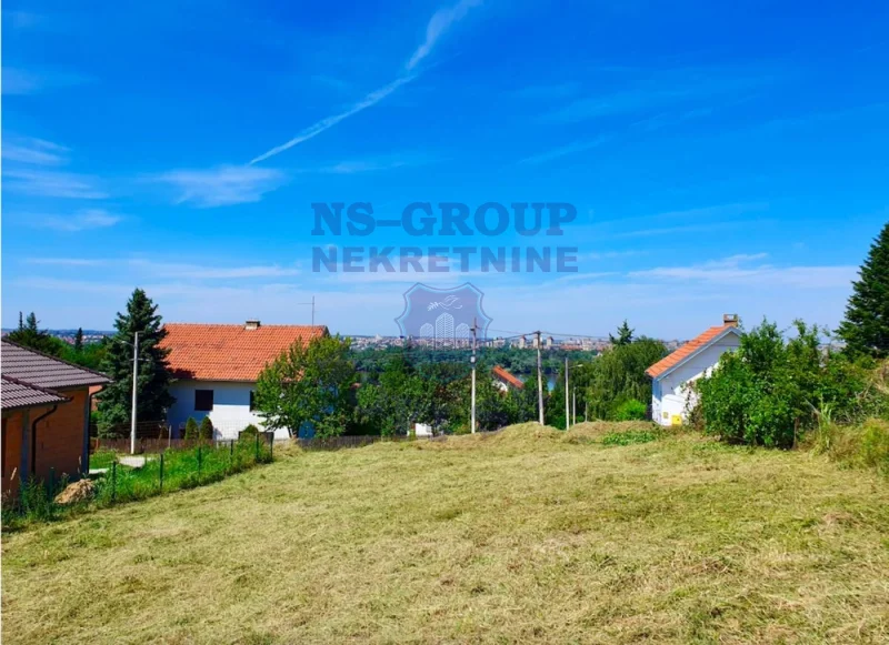 plac na prodaju Sremska Kamenica, 869m2 565295