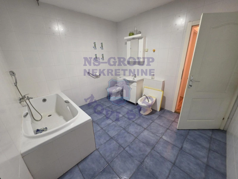 Stan na prodaju Novi Sad 70m2, 578391