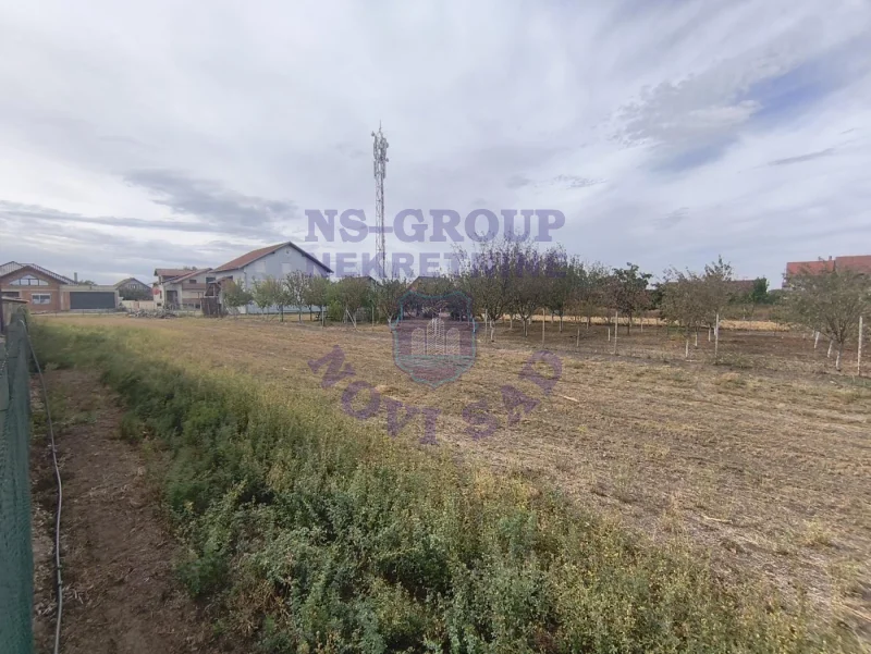 plac na prodaju Bački Jarak, 560m2 578510