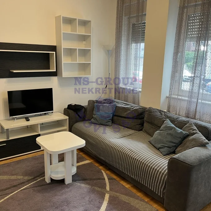 Stan na prodaju Novi Sad 40m2, 17540
