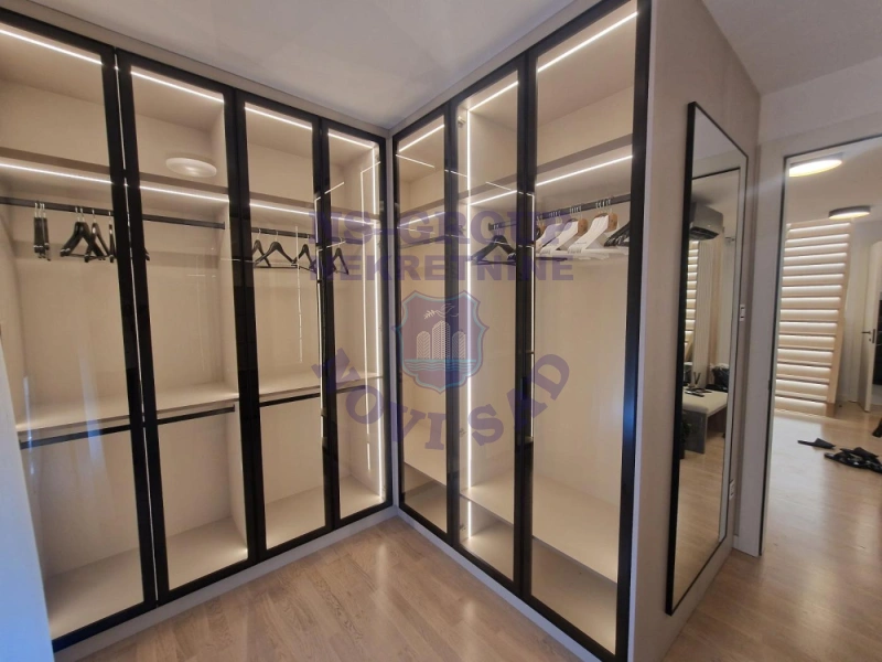 Stan na prodaju Novi Sad 201m2, 578677