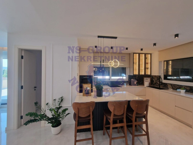 Stan na prodaju Novi Sad 201m2, 578677