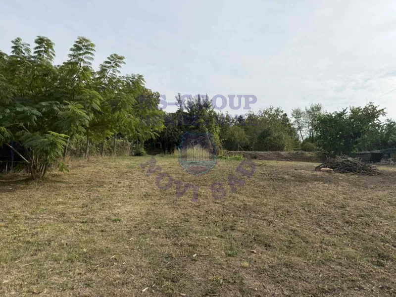 Plac na prodaju Sremska Kamenica 829m2, 578182