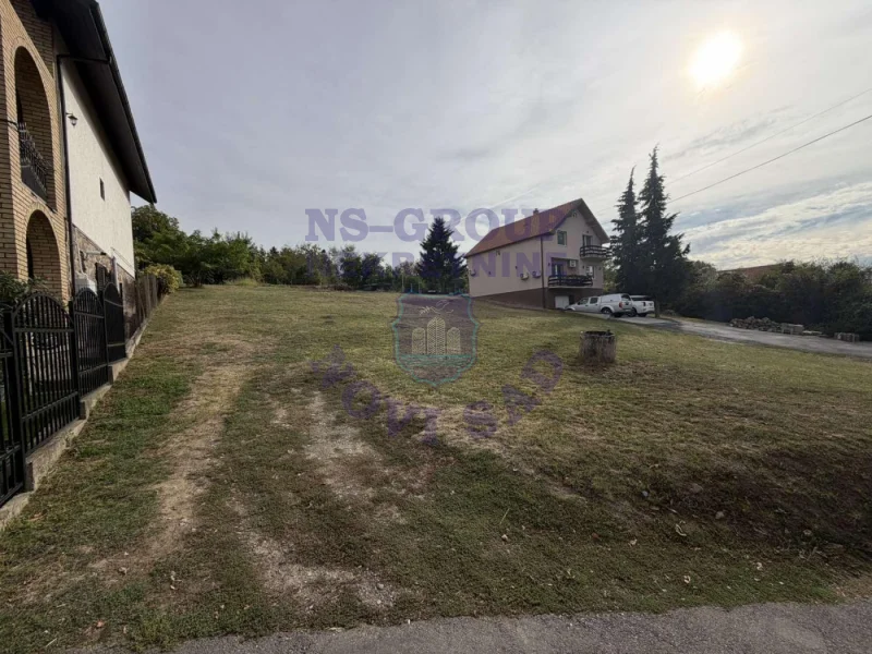 Plac na prodaju Sremska Kamenica 829m2, 578182