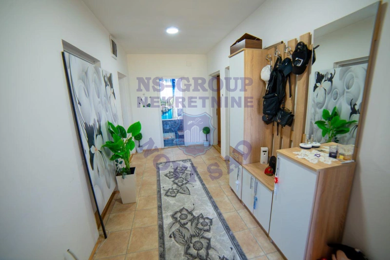 Kuća za izdavanje Novi Sad 249m2, 577920
