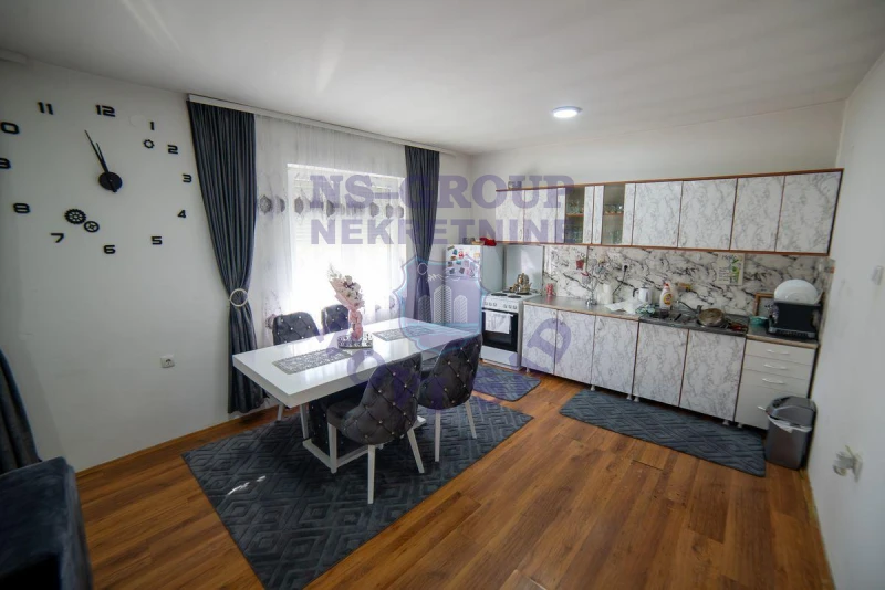 Kuća za izdavanje Novi Sad 249m2, 577920