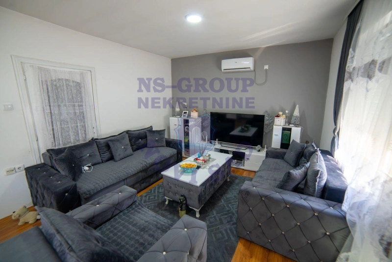 Kuća za izdavanje Novi Sad 249m2, 577920