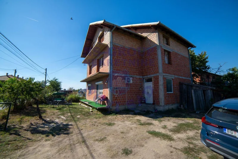 Kuća za izdavanje Novi Sad 249m2, 577920