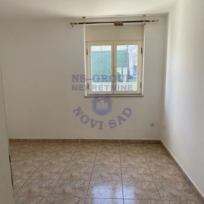 Kuća za izdavanje Novi Sad 300m2, 17558