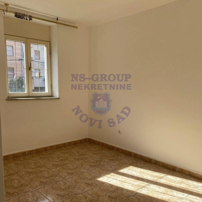 Kuća za izdavanje Novi Sad 300m2, 17558