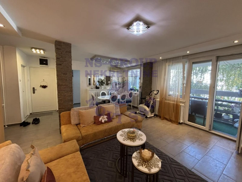 stan na prodaju Novi Sad, 90m2 579025