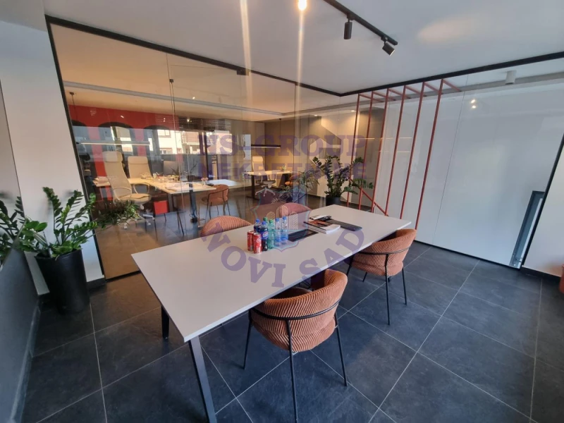 Lokal na prodaju Novi Sad 74m2, 579079