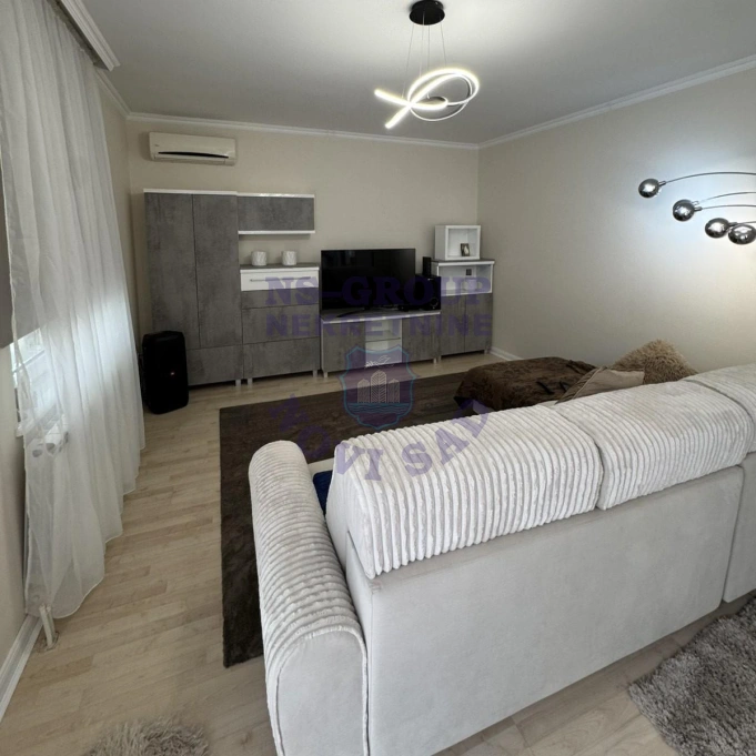 Kuća za izdavanje Veternik 399m2, 17606