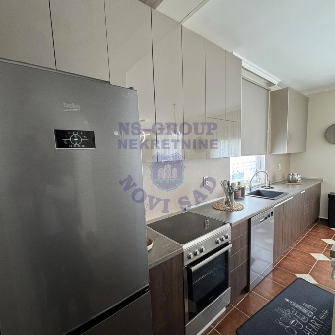 Kuća za izdavanje Veternik 399m2, 17606