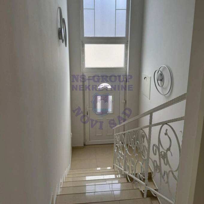 Kuća za izdavanje Veternik 399m2, 17606
