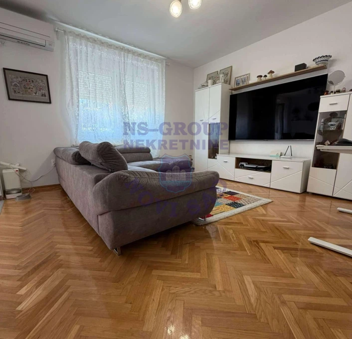 stan na prodaju Novi Sad, 70m2 579129
