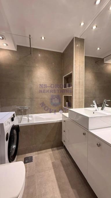 Stan na prodaju Novi Sad 74m2, 579021
