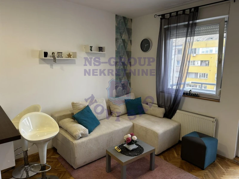 stan na prodaju Novi Sad, 25m2 579417