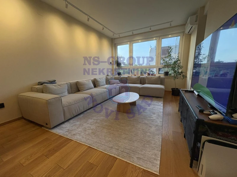 stan na prodaju Novi Sad, 79m2 579356