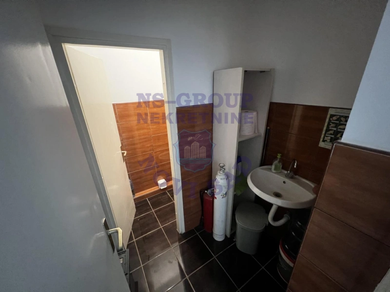 Lokal za izdavanje Novi Sad 57m2, 17640