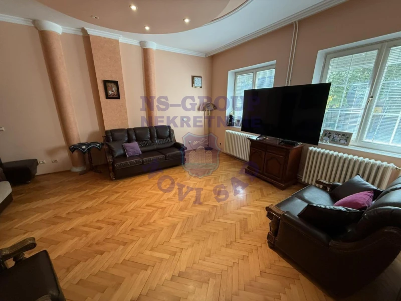 kuca na prodaju Petrovaradin, 291m2 579519