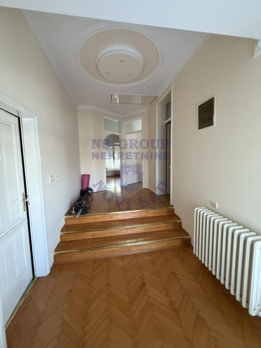 Kuća na prodaju Petrovaradin 291m2, 579519
