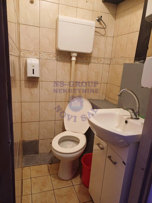 Lokal za izdavanje Novi Sad 80m2, 17649