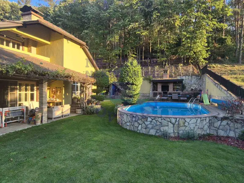 Kuća na prodaju Ledinci 229m2, 17660