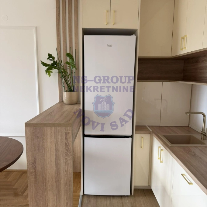 Stan na prodaju Novi Sad 70m2, 17635