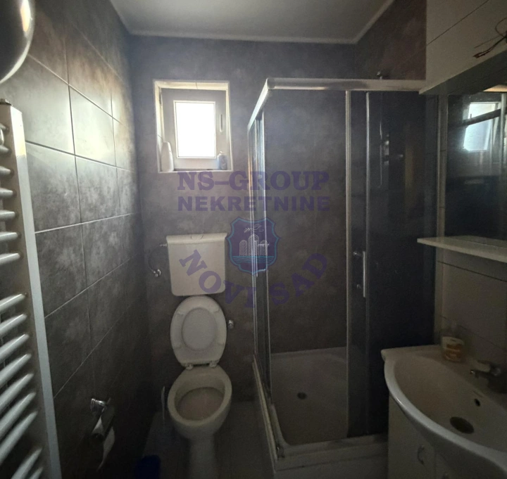 Kuća za izdavanje Veternik 183m2, 579544
