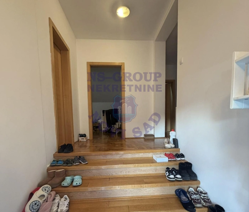 Kuća za izdavanje Veternik 183m2, 579544