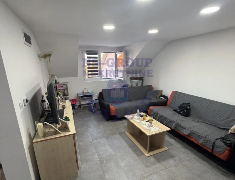 Kuća za izdavanje Veternik 183m2, 579544